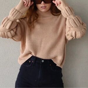 HYFVE Cloud Sleeve Beige Cropped Mockneck Sweater L